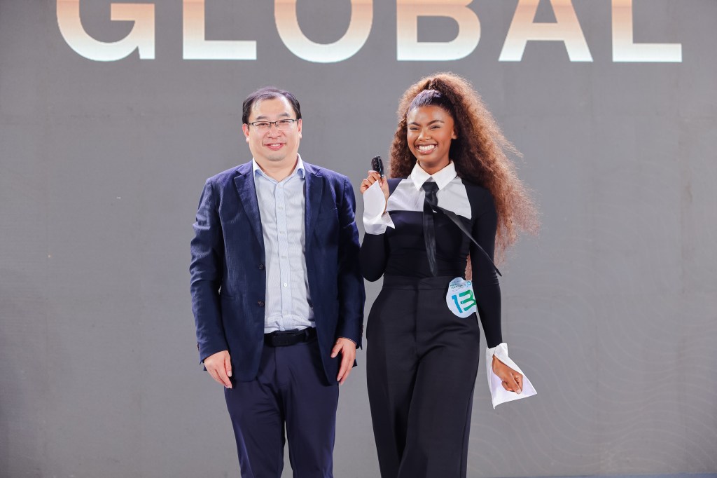 Chery Global User Champion Night: South African Fashion Influencer Sphokuhle N. Wins the Global Champion&nbsp;Award